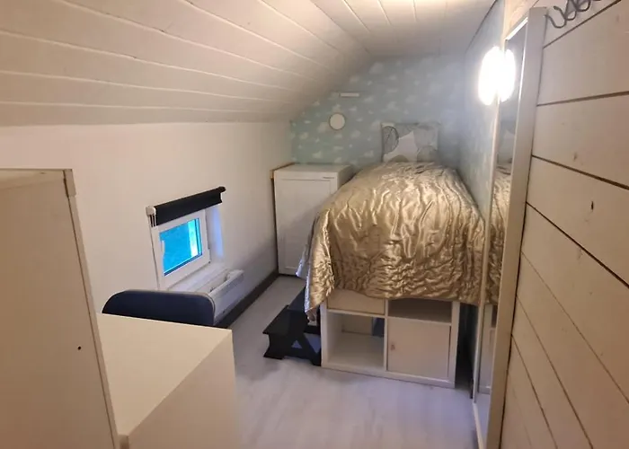 In A Furnished 카리나