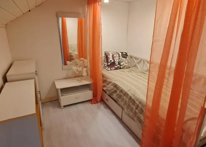 In A Furnished * 카리나